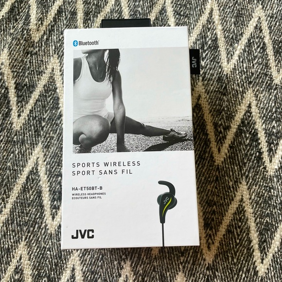 (3/$15) JVC Wireless Water Resistant Headphones - Picture 1 of 5